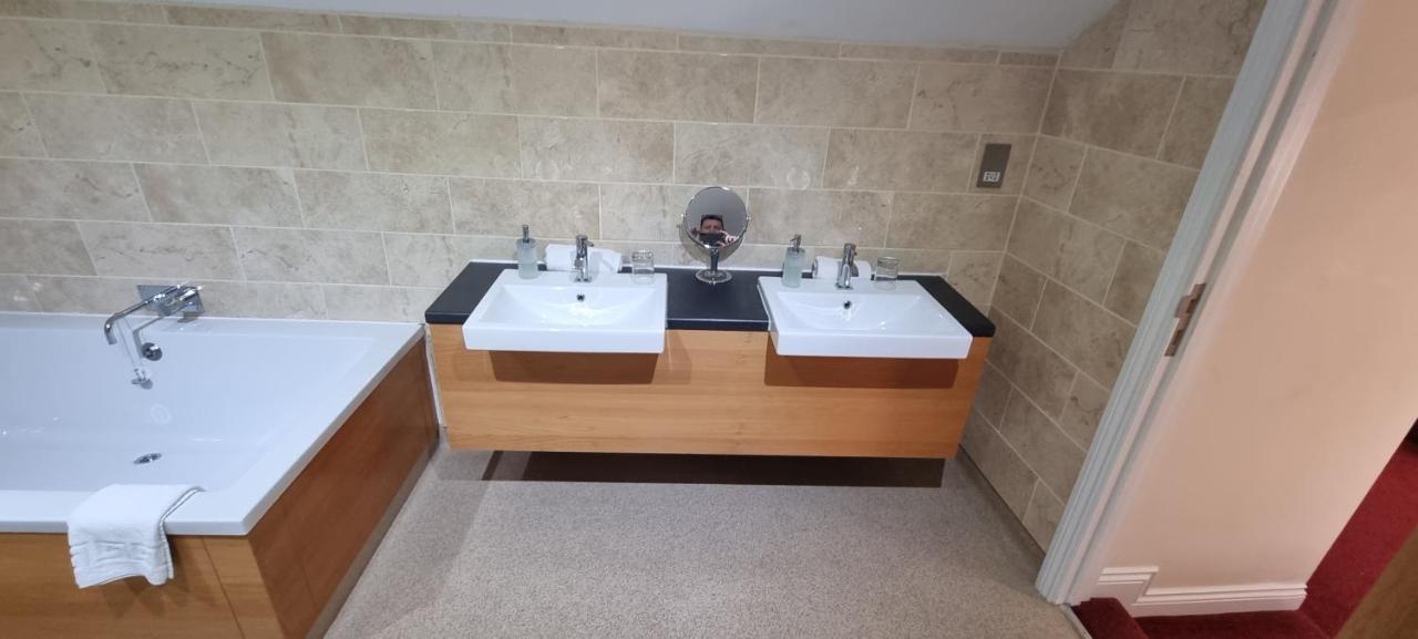 Ecclefechan Hotel Экстерьер фото